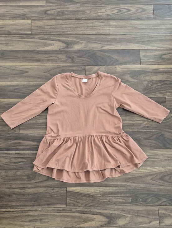 Jax & Lennon Tops - JAX & LENNON Woman's 3/4 Sleeve Peplum Top